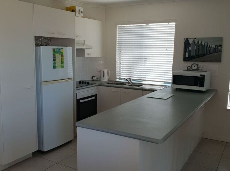 Bayviews & Harbourview Holiday Apartments