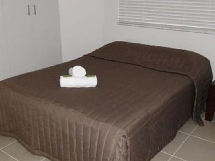 Bayviews & Harbourview Holiday Apartments