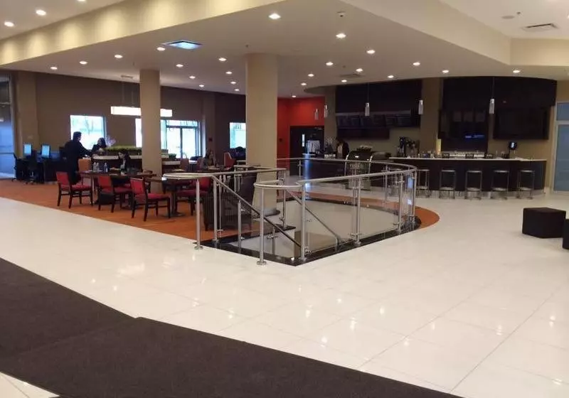 ホテル Courtyard By Marriott Montreal West Island/baie D’urfe