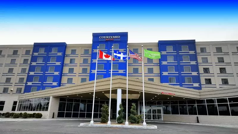 ホテル Courtyard By Marriott Montreal West Island/baie D’urfe