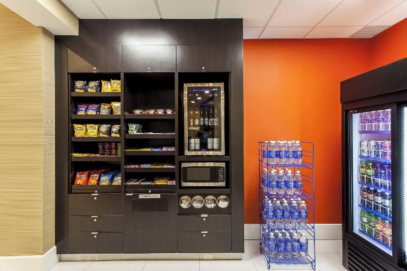 호텔 Courtyard By Marriott Montreal West Island/baie D’urfe