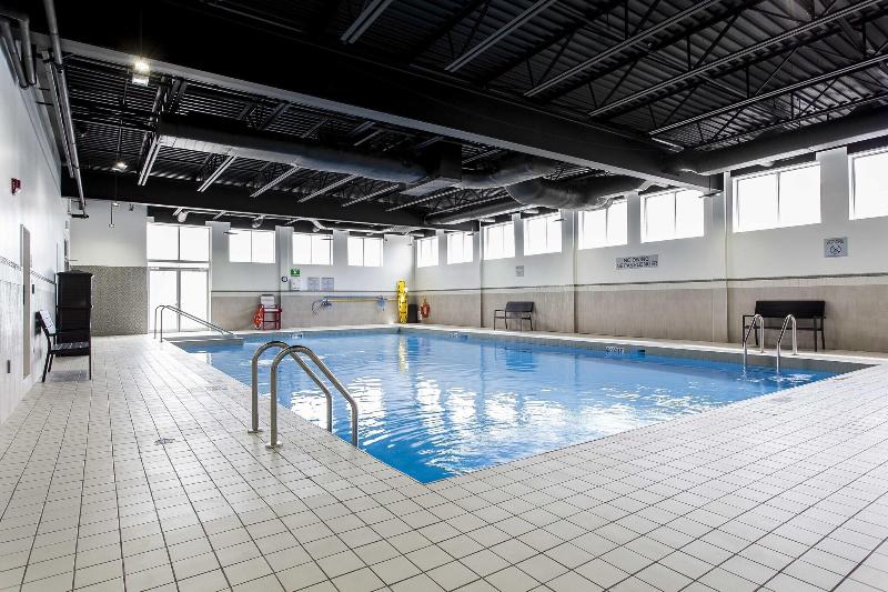 호텔 Courtyard By Marriott Montreal West Island/baie D’urfe