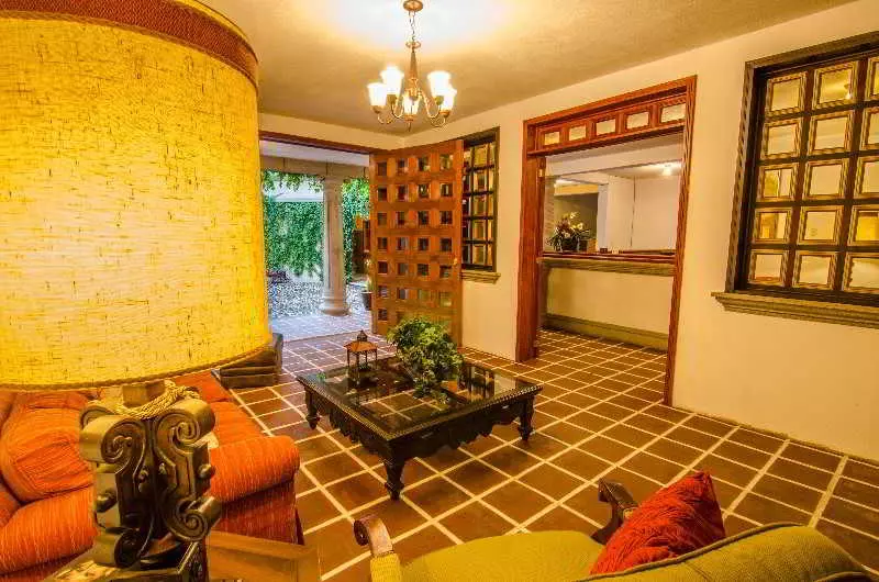 هتل El Carmen Suites