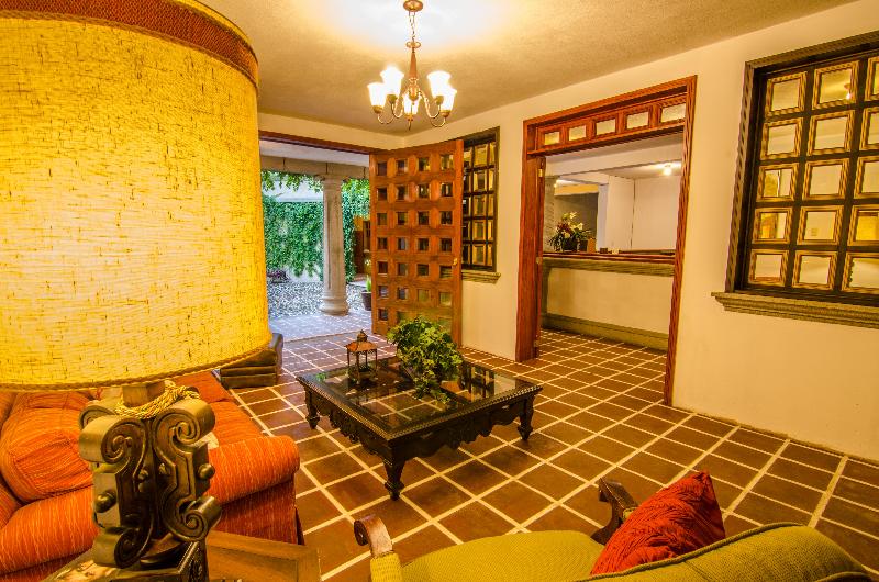 هتل El Carmen Suites