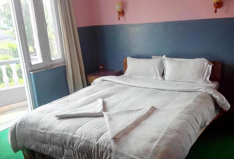 هتل Fishtail Villa