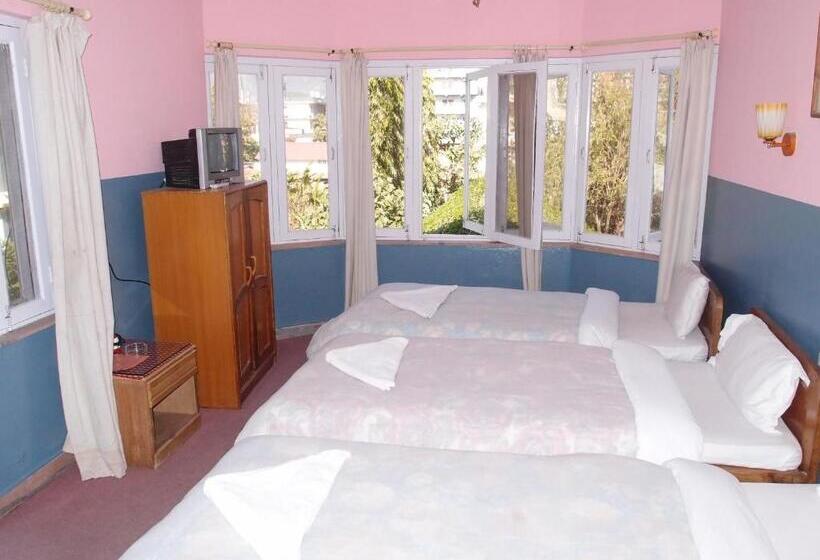 هتل Fishtail Villa