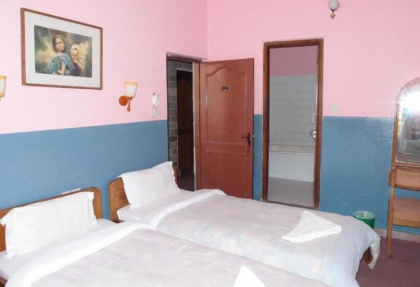 هتل Fishtail Villa