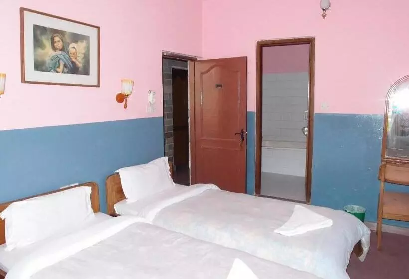 هتل Fishtail Villa
