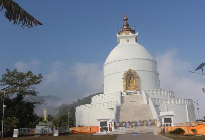 هتل Fishtail Villa