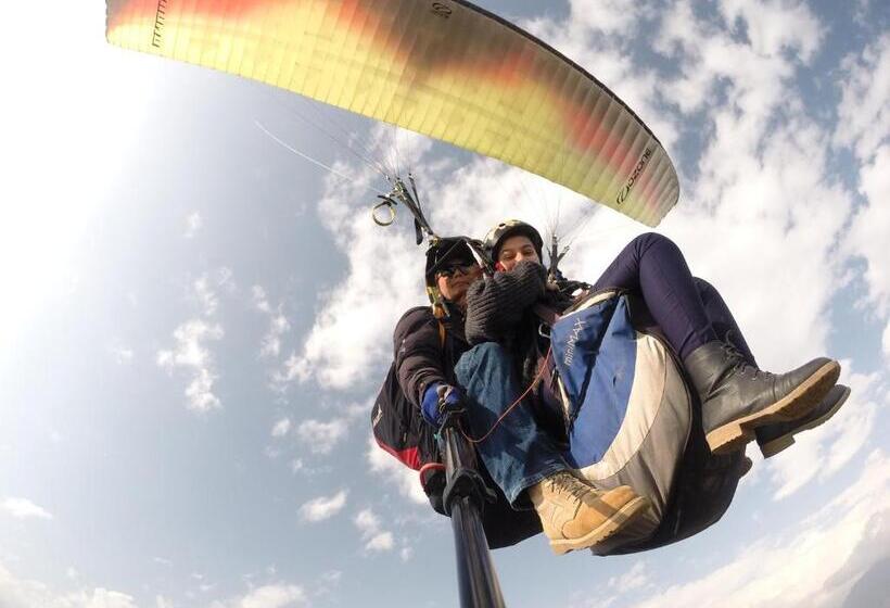 هتل Fishtail Villa