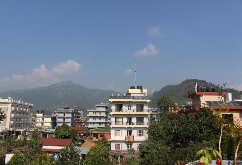 هتل Fishtail Villa