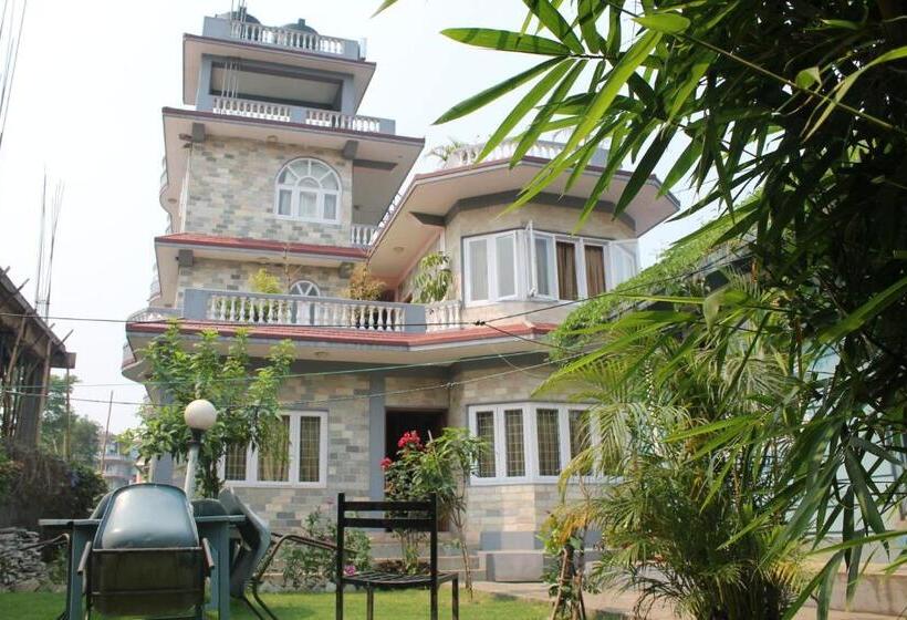 هتل Fishtail Villa