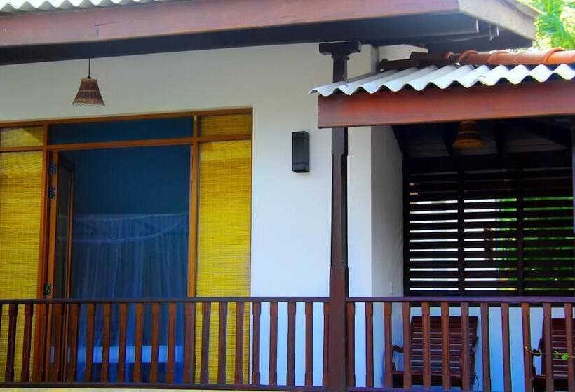 Отель Grand Conch Villa