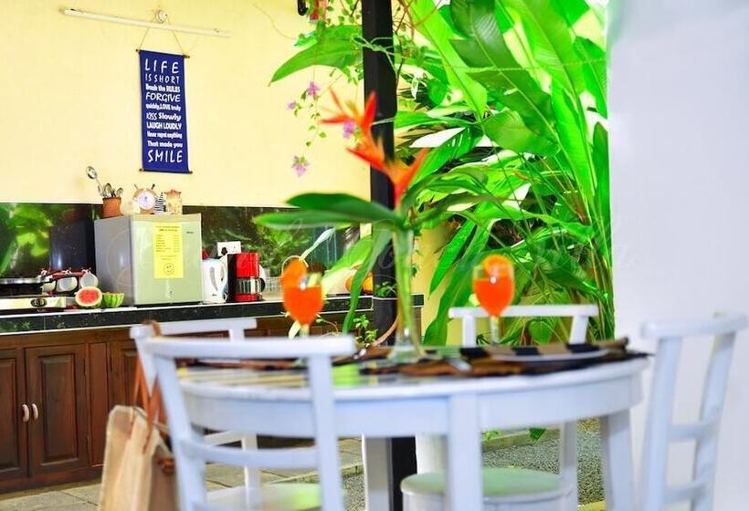 Отель Grand Conch Villa