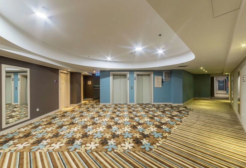בית מלון כפרי Hampton By Hilton Iasi