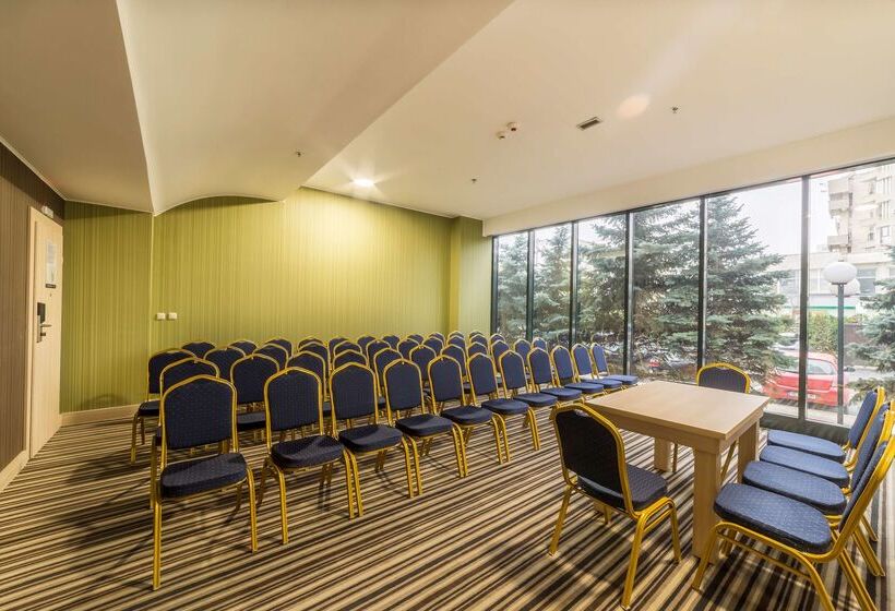 בית מלון כפרי Hampton By Hilton Iasi