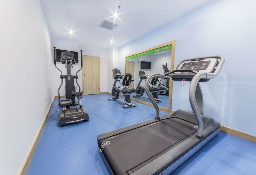 בית מלון כפרי Hampton By Hilton Iasi