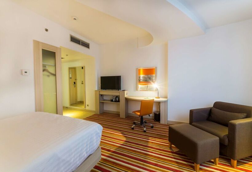 בית מלון כפרי Hampton By Hilton Iasi