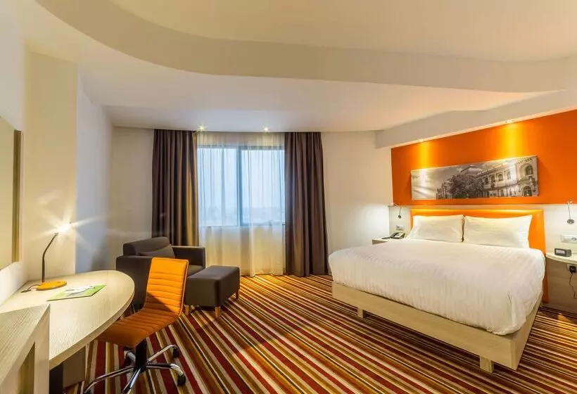 ホテル Hampton By Hilton Iasi