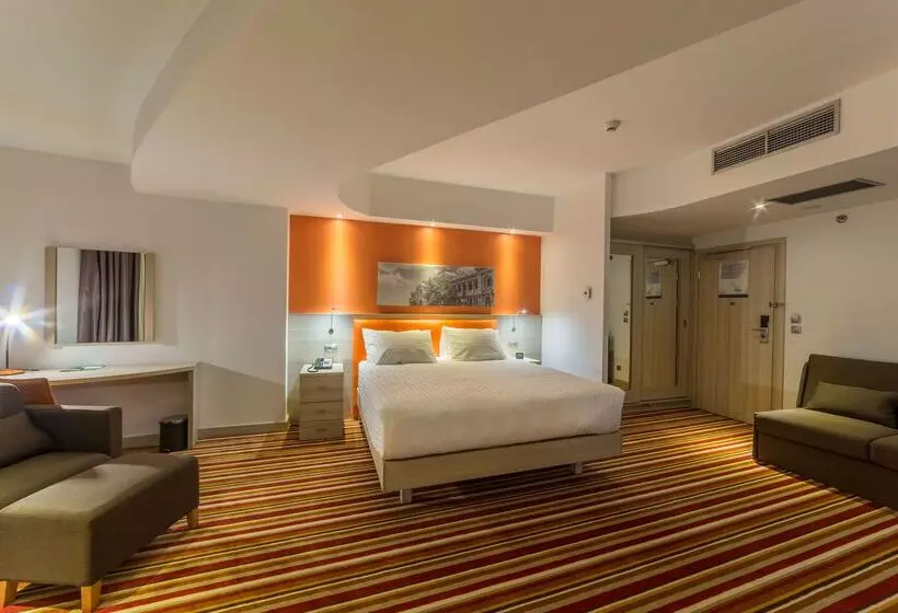 ホテル Hampton By Hilton Iasi