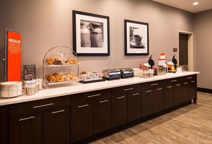 هتل Hampton Inn & Suites Olympia Lacey