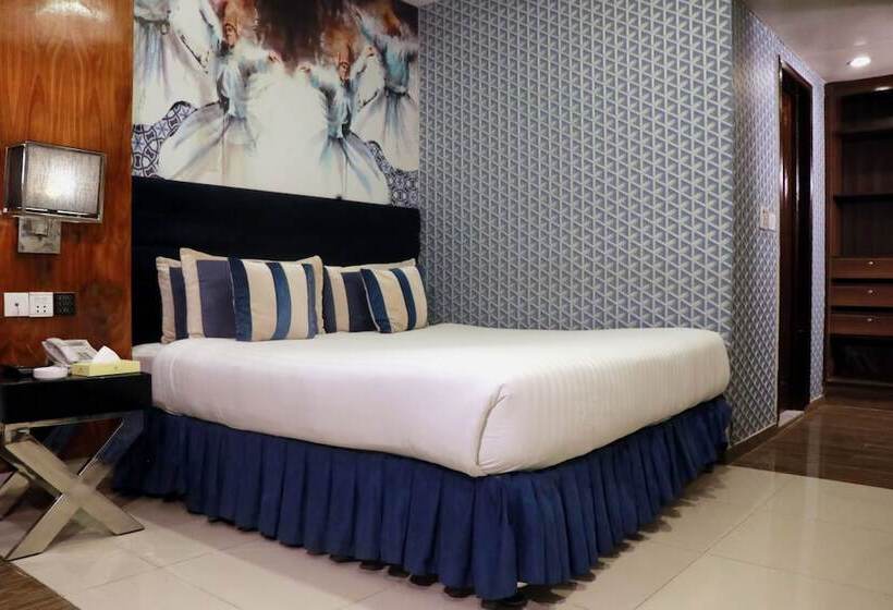 هتل Hilton Suites Lahore