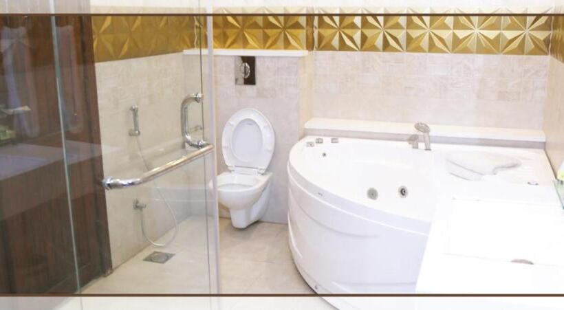 هتل Hilton Suites Lahore