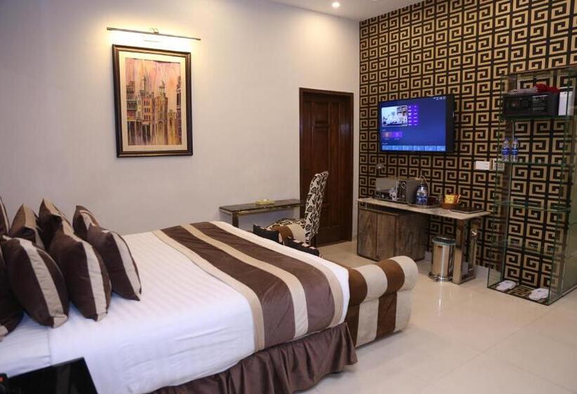 هتل Hilton Suites Lahore