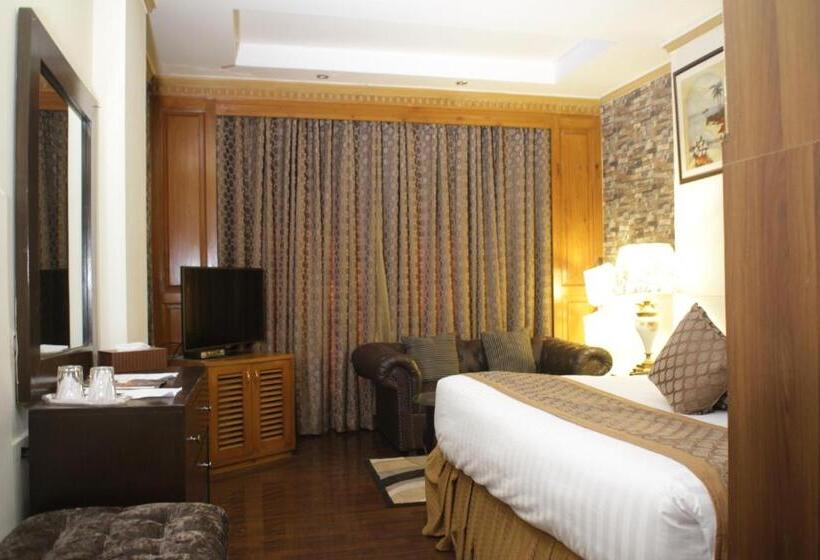 هتل Hilton Suites Lahore