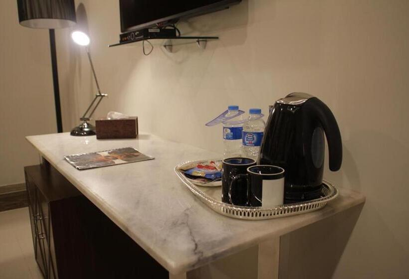 هتل Hilton Suites Lahore