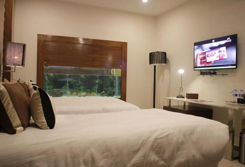 هتل Hilton Suites Lahore