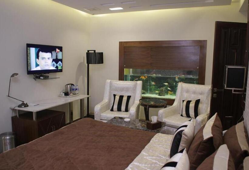 هتل Hilton Suites Lahore