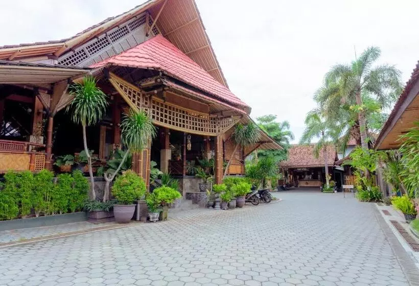ホテル Mahkota Plengkung By Ecommerceloka