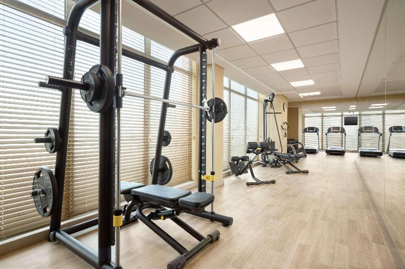 هتل Ramada By Wyndham Manama City Centre