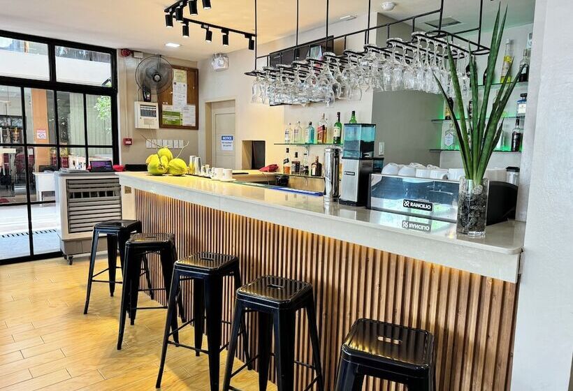 호텔 Red Coco Inn De Boracay