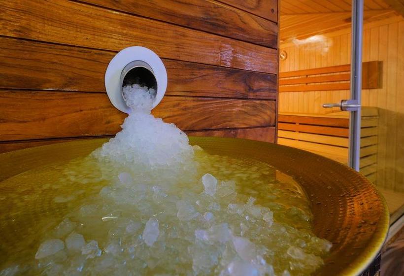 فندق Villa Adriano