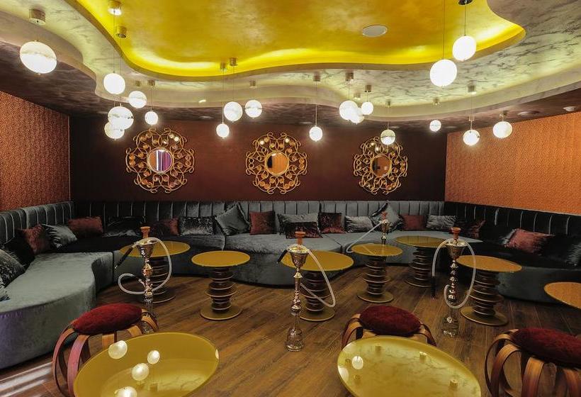 فندق Villa Adriano