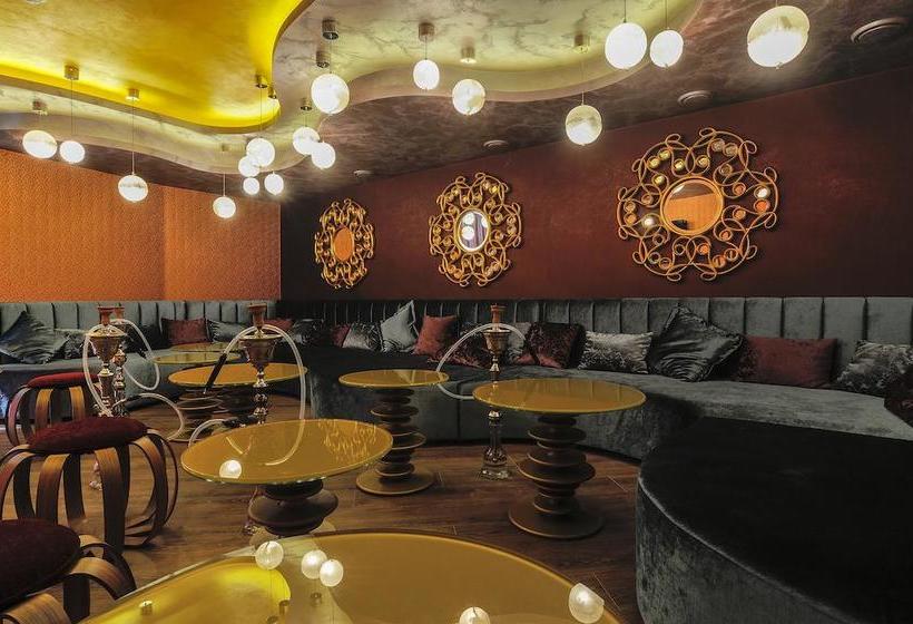 فندق Villa Adriano