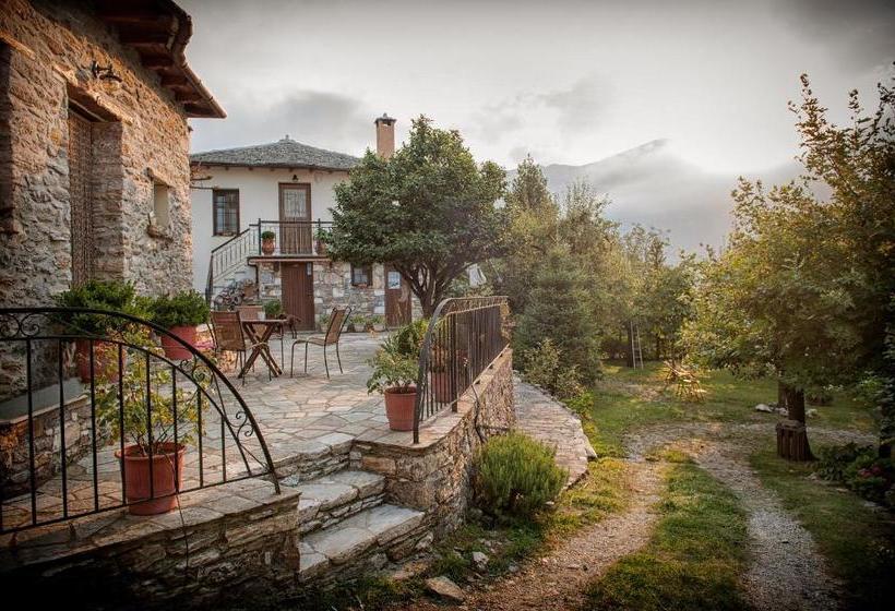 פנסיון Oriades