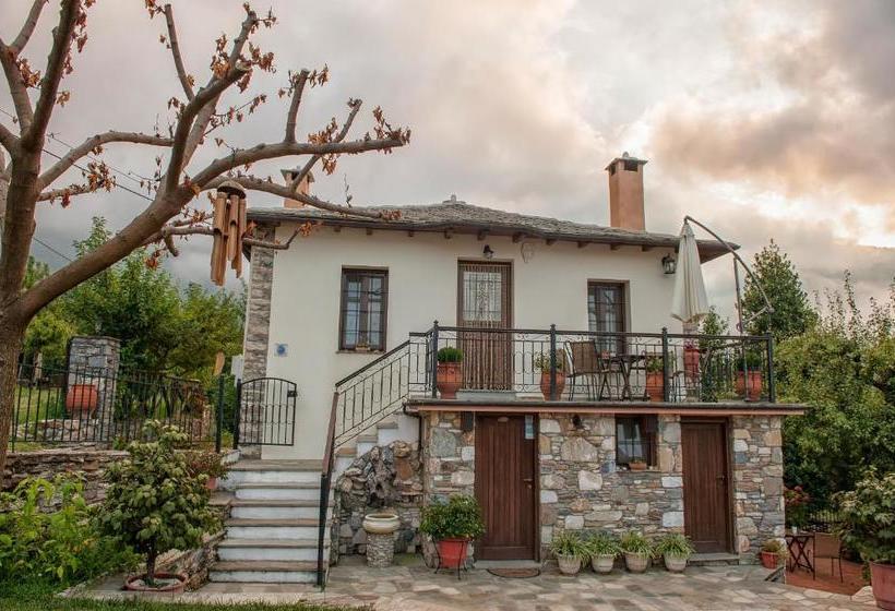 פנסיון Oriades