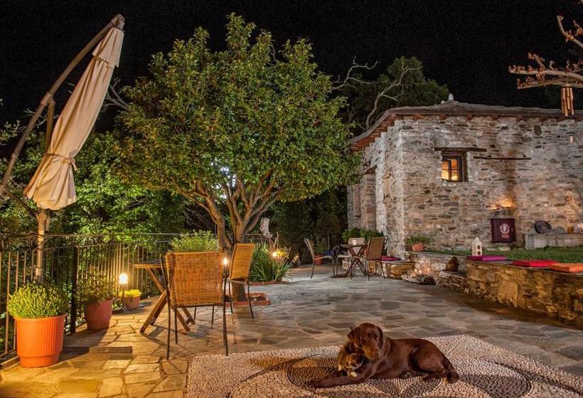 פנסיון Oriades