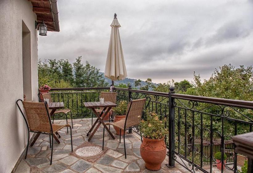 פנסיון Oriades