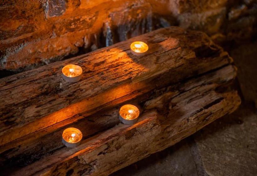 פנסיון Oriades