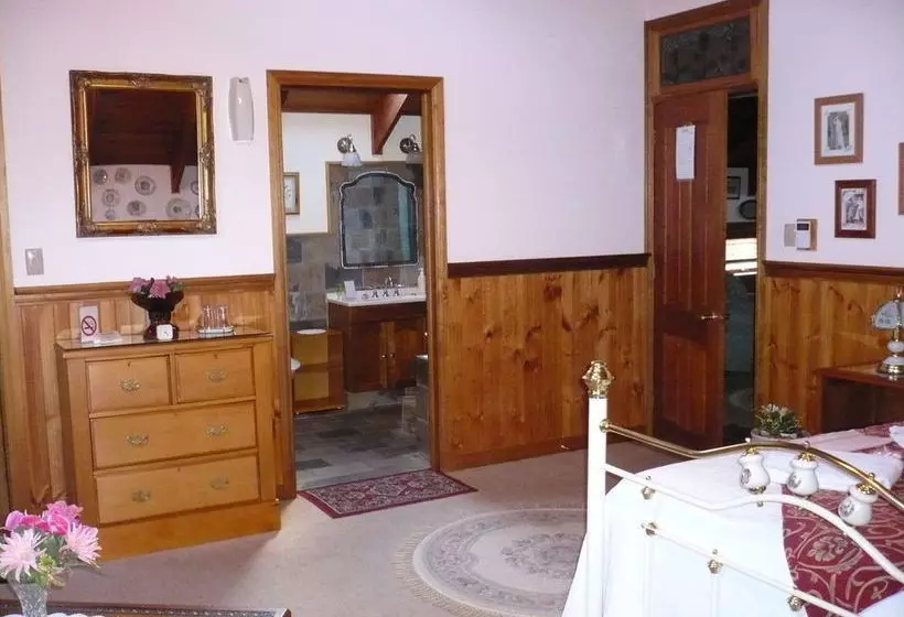 Sandiacre House B & B