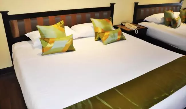 Sir James Resort