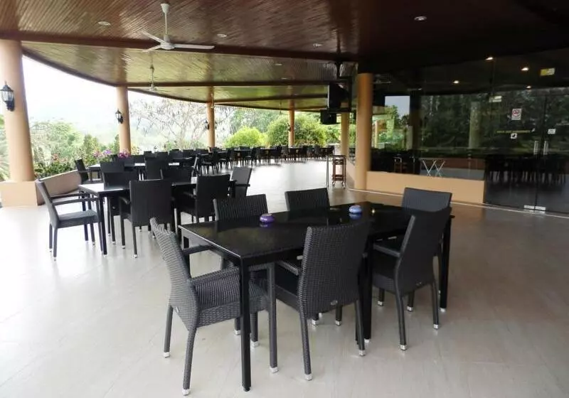 Sir James Resort