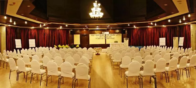 Sir James Resort