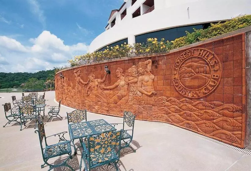 Sir James Resort