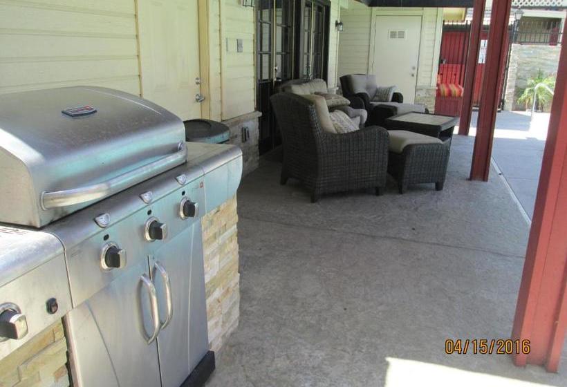 Whispering Meadows Apartments