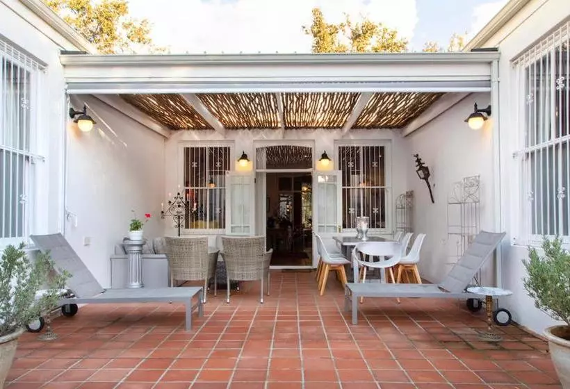 22 Die Laan Guest House